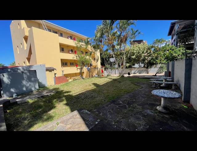 11 BEDROOM APARTMENT BLOCK FOR SALE IN BULWER